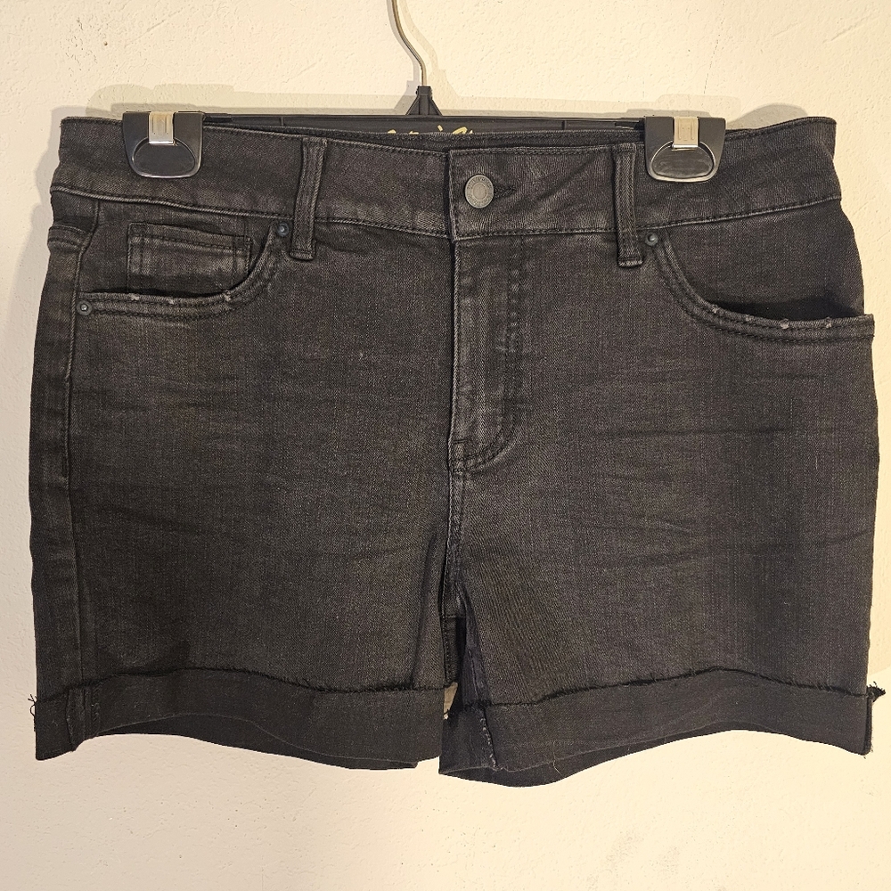 Time & Tru Mid-Rise Shorts